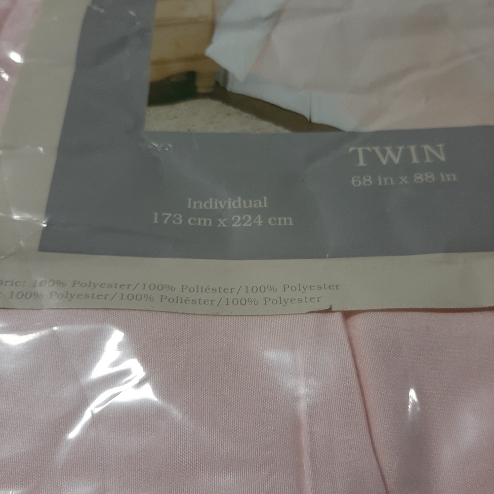 Bedding - Picture 3 of 4